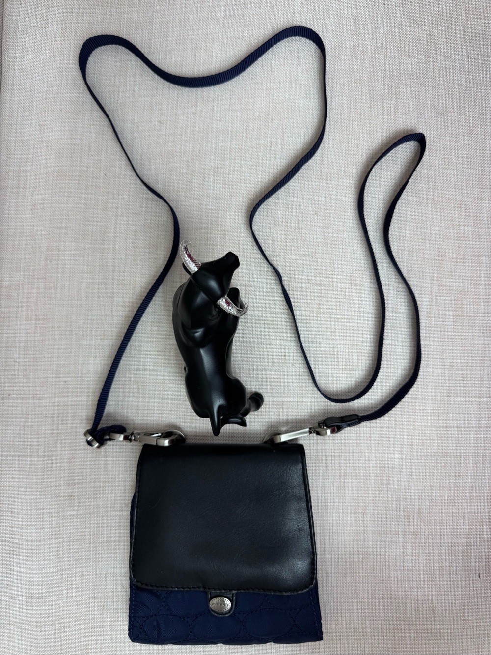 Unbranded Navy and Black Compact Crossbody Wallet - Sleek Everyday Bag